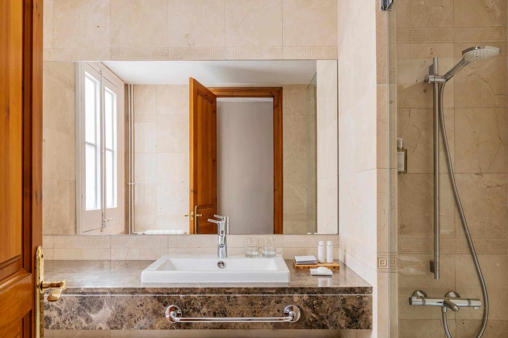 Barcelona Apartment Val Екстериор снимка