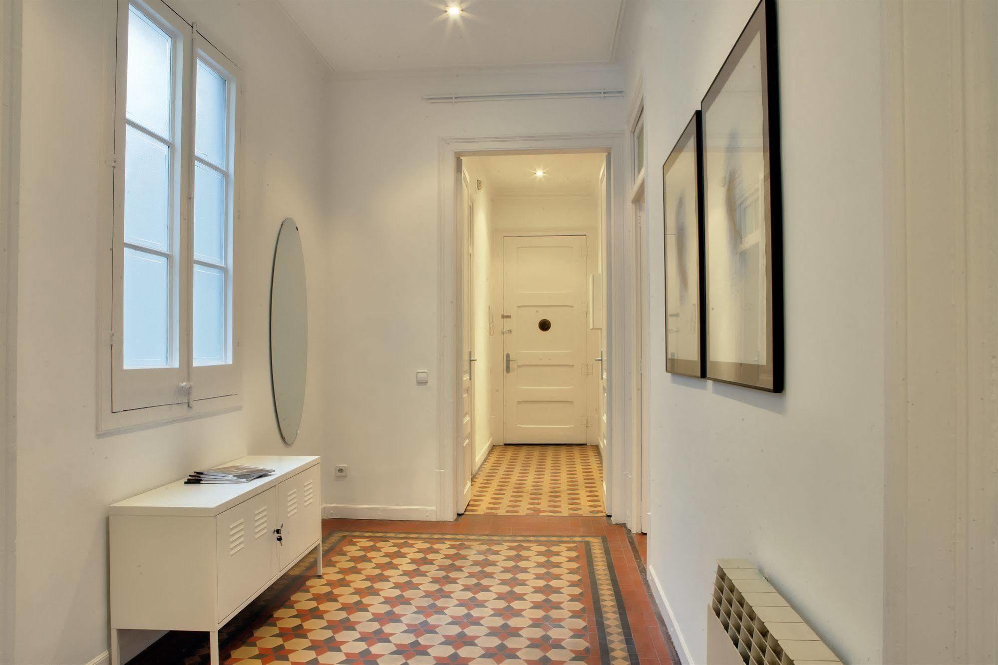 Barcelona Apartment Val Екстериор снимка