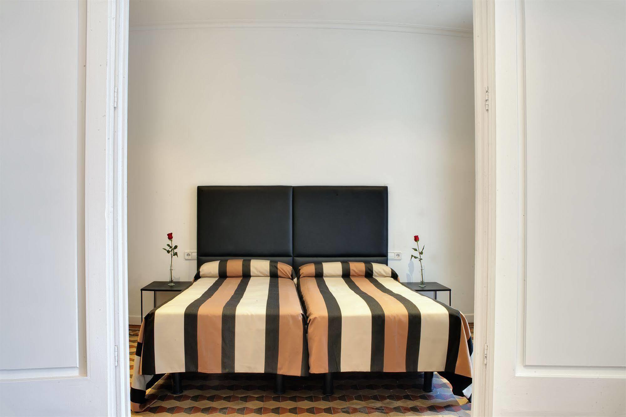Barcelona Apartment Val Екстериор снимка