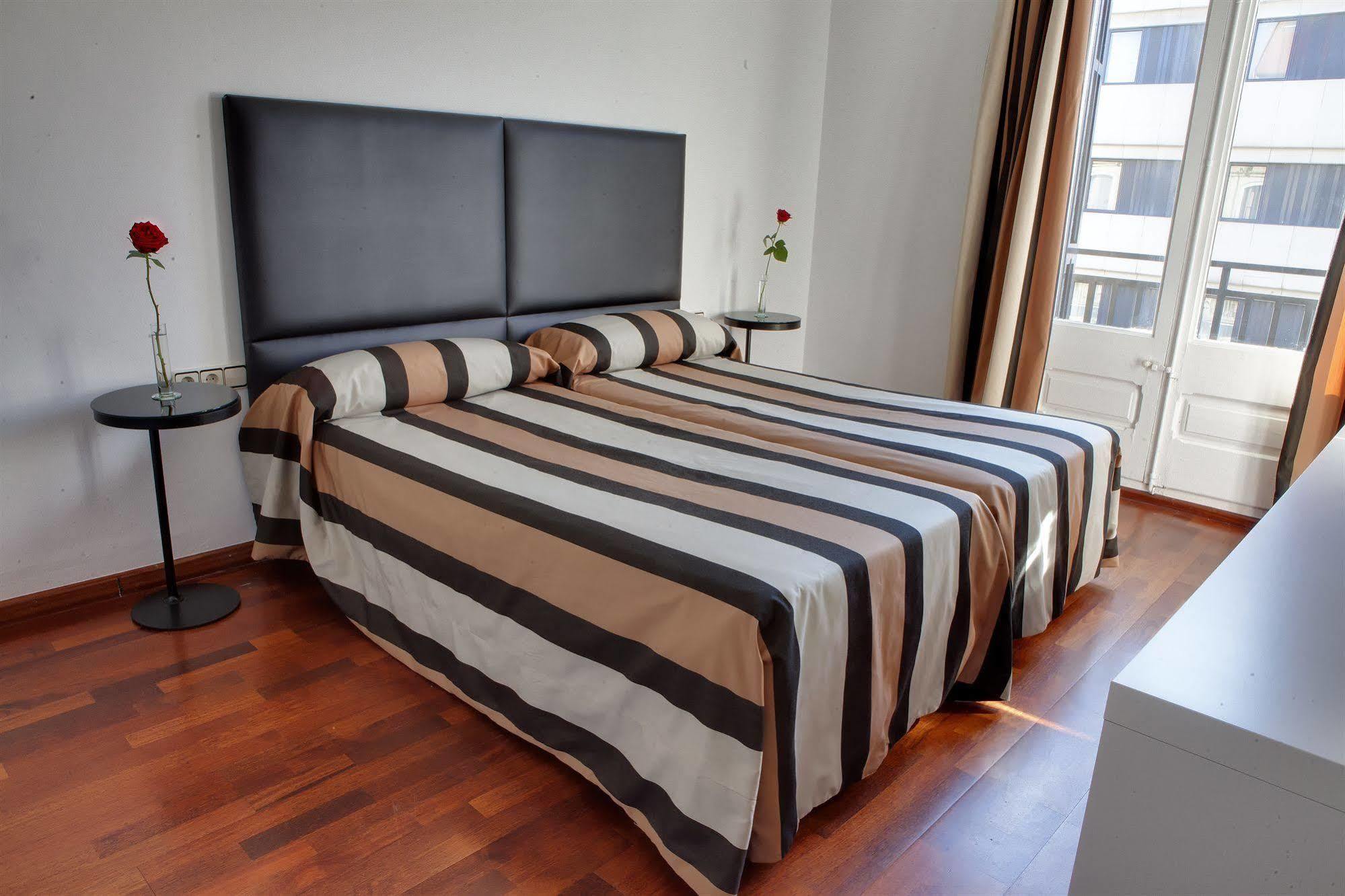 Barcelona Apartment Val Екстериор снимка